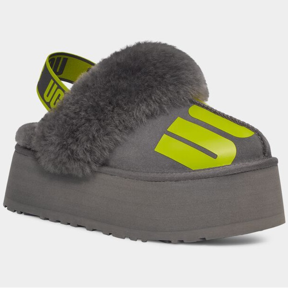 UGG Funkette Chopd size 8.  Fit smaller